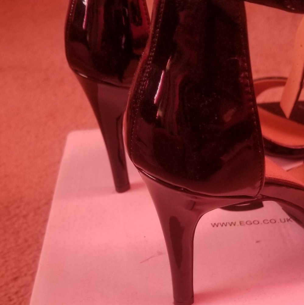 Heels - Picture 3 of 5